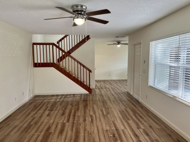 5 of 23 - 3119 Kingston Court, West Palm Beach, FL