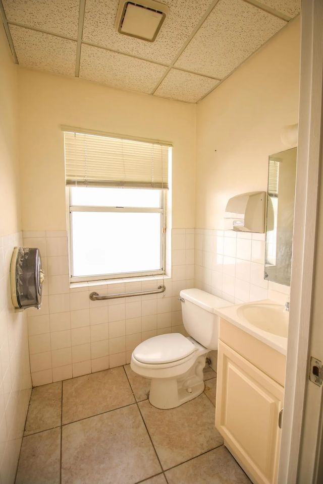 4 of 5 - 411 Sw 27th Avenue #1, Miami, FL