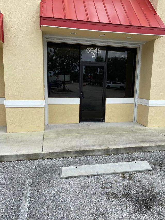 6945 Okeechobee Road #a, Fort Pierce