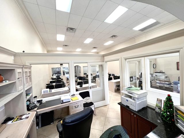 3 of 10 - 324 S Powerline Road, Deerfield Beach, FL