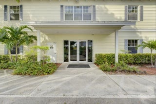 Photo of Listing #R10893367