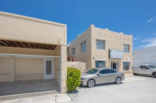 Photo of Listing #R10891700