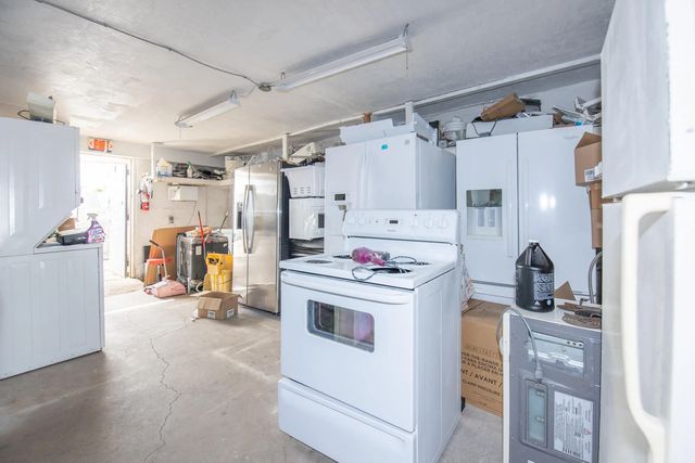 5 of 11 - 928 S Dixie Highway, Lake Worth Beach, FL