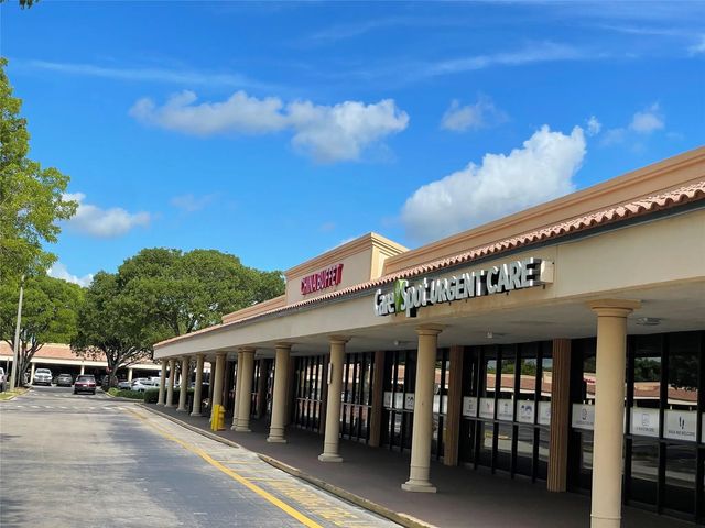 5 of 33 - 18606 Nw 67th Avenue, Hialeah, FL