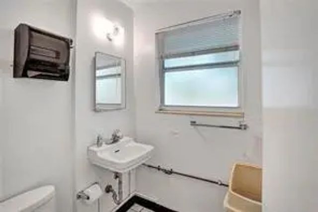 4 of 7 - 2206 Ne 26th Street, Wilton Manors, FL