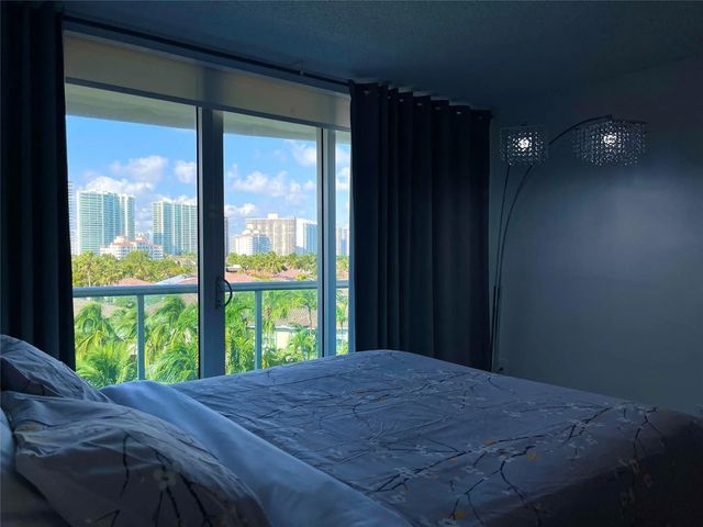 4 of 20 - 19370 Collins Avenue, Sunny Isles Beach, FL