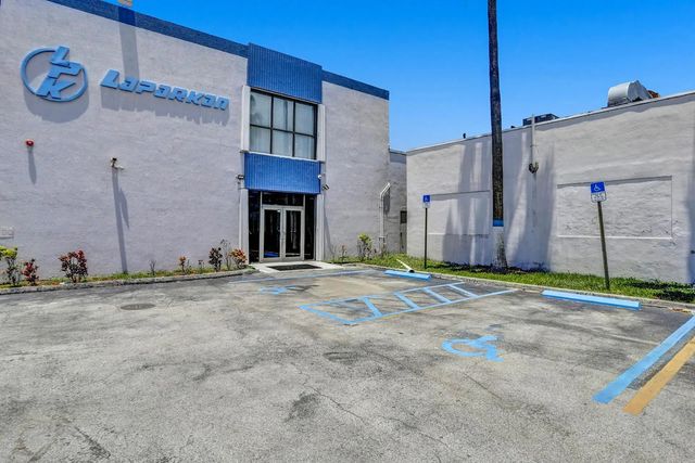 2 of 29 - 3775 Nw 77th Street, Miami, FL