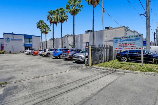 3 of 29 - 3775 Nw 77th Street, Miami, FL