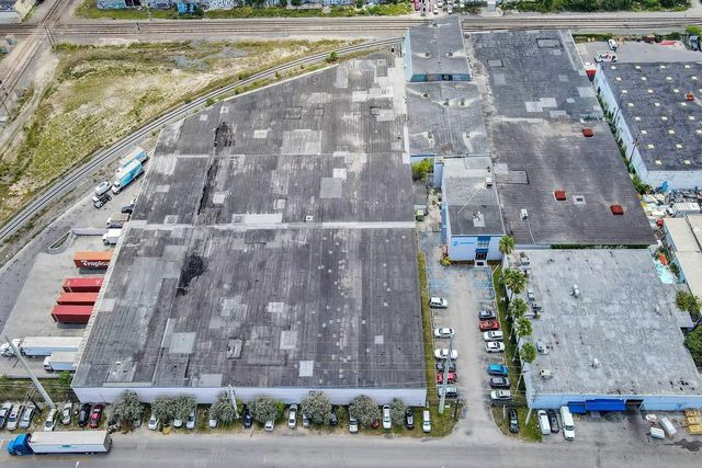 5 of 29 - 3775 Nw 77th Street, Miami, FL