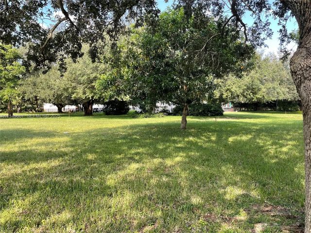 3 of 25 - 7227 Taft Street, Pembroke Pines, FL