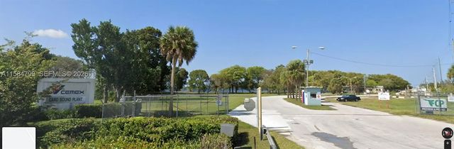 5 of 16 - 404xx Sw 157 Avenue, Homestead, FL