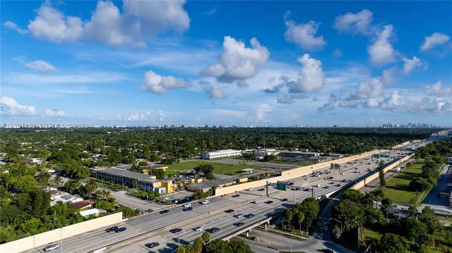 4 of 10 - 665 Nw 151st Street, Miami, FL