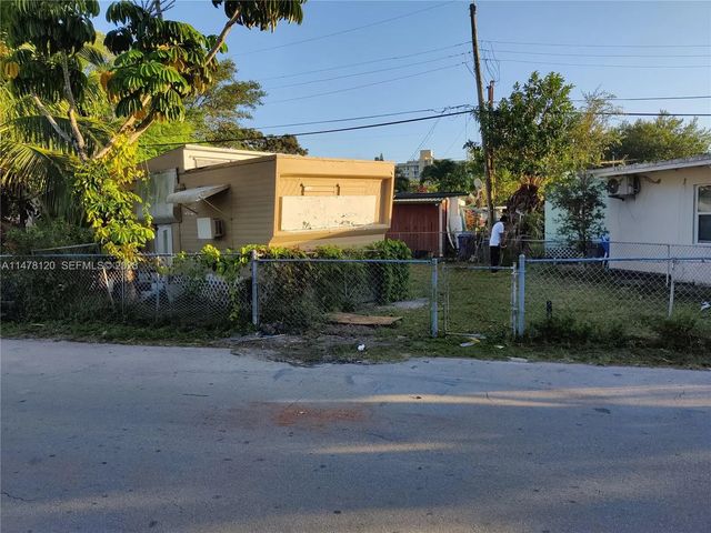 4 of 9 - 2234 Ne 137 Street, North Miami Beach, FL