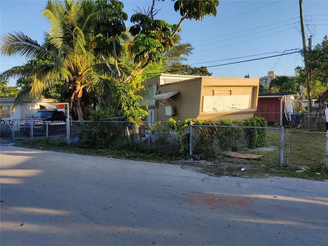 5 of 9 - 2234 Ne 137 Street, North Miami Beach, FL