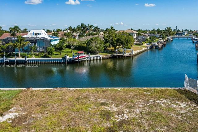 609 Spinnaker Drive, 