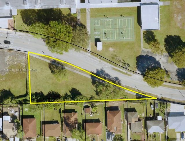 1895 Nw 75 Street, Miami
