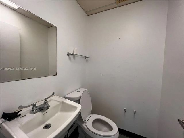 4 of 13 - 5975 W Sunrise Boulevard #208b, Sunrise, FL