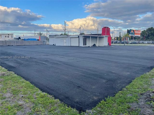 4 of 7 - 9800 Nw 27th Avenue, Miami, FL
