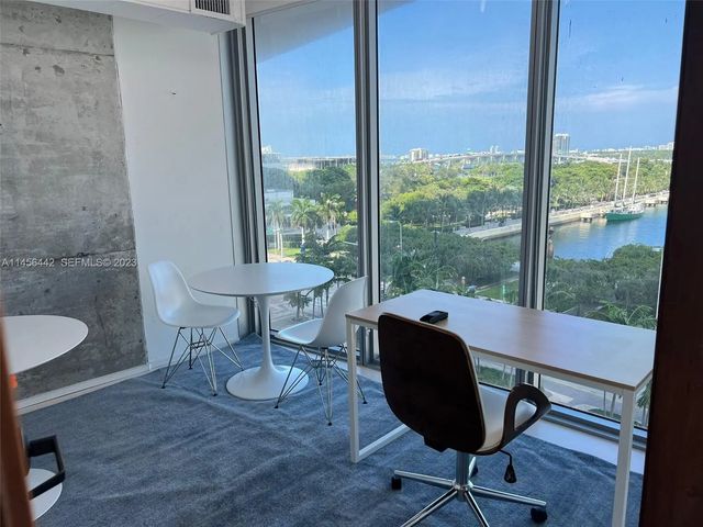 3 of 4 - 888 Biscayne Boulevard, Miami, FL