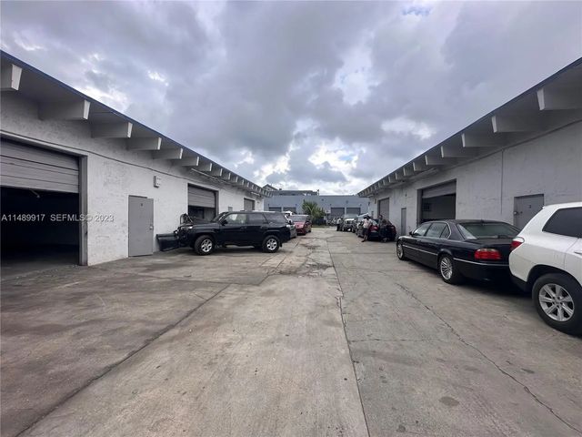 4 of 12 - 5660-5718 Rodman Street, Hollywood, FL