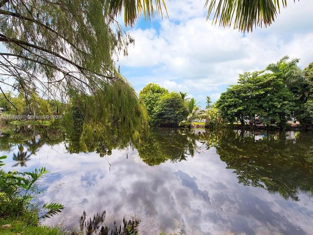 4 of 6 - 11140 Griffing Boulevard, Biscayne Park, FL