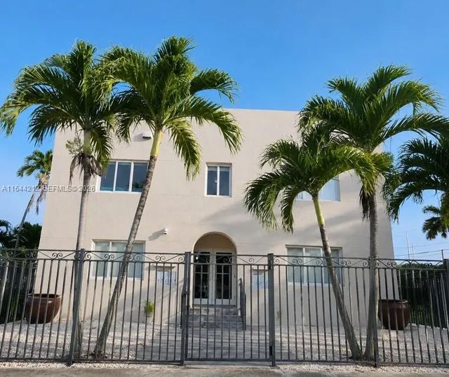 2500 Ne 192nd Street, Miami