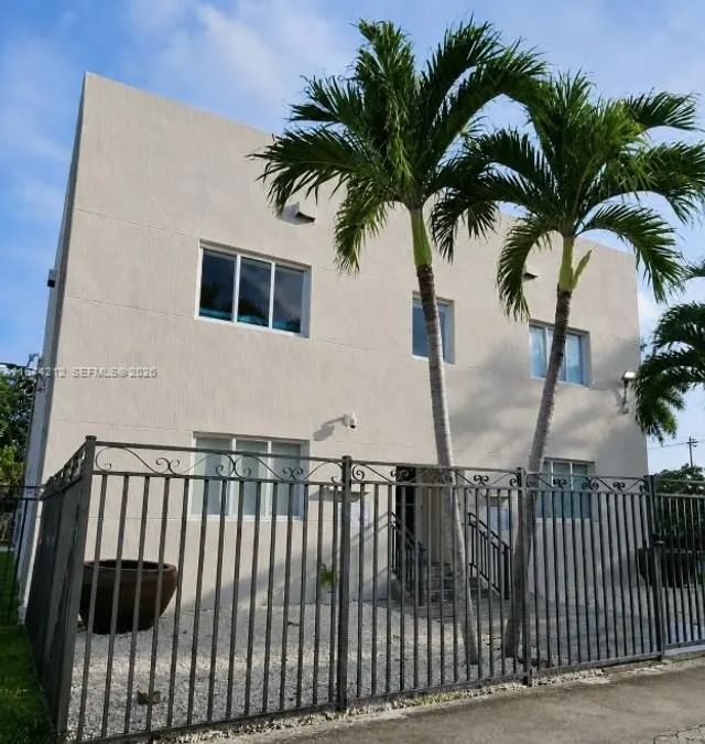 2 of 22 - 2500 Ne 192nd Street, Miami, FL
