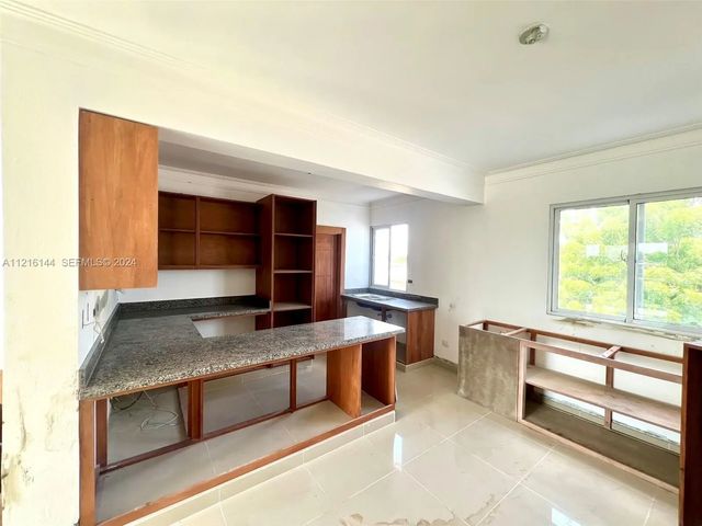 2 of 26 - Calle .. Calle #esquina D1 Villa Olimpica, San, , 