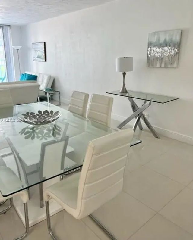 4 of 29 - 3801 S Ocean Drive #3c, Hollywood, FL