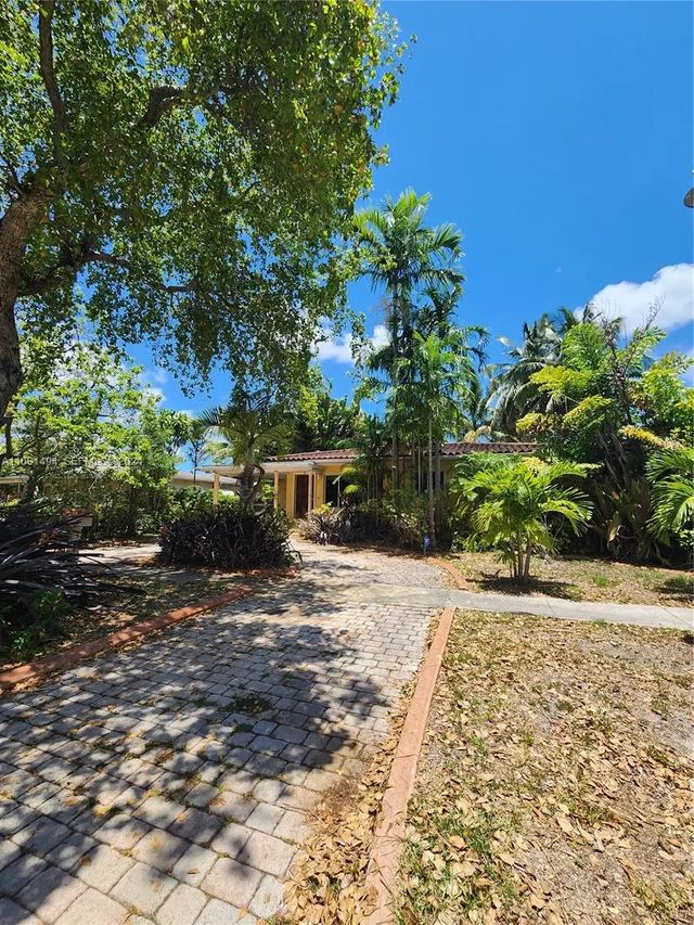 4 of 22 - 13365 Nw 12th Avenue, North Miami, FL