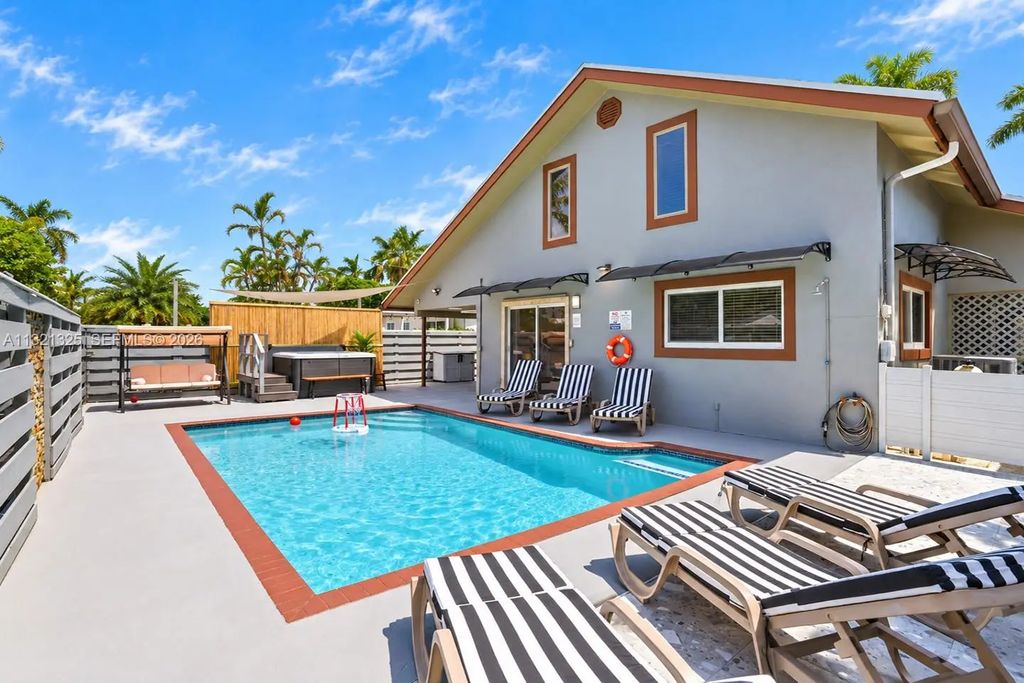 1020 N 13th Terrace, Hollywood