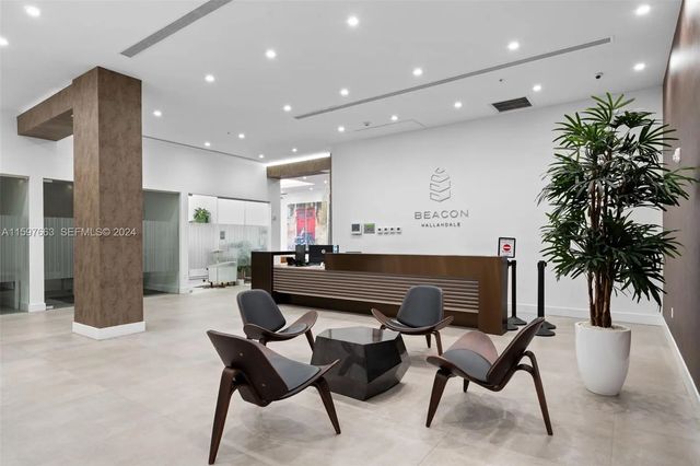 800 Se 4th Avenue #817, Hallandale Beach
