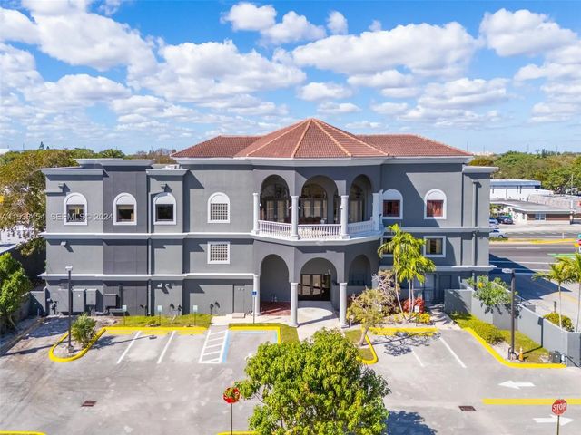 2 of 46 - 2227 N Federal Highway, Hollywood, FL