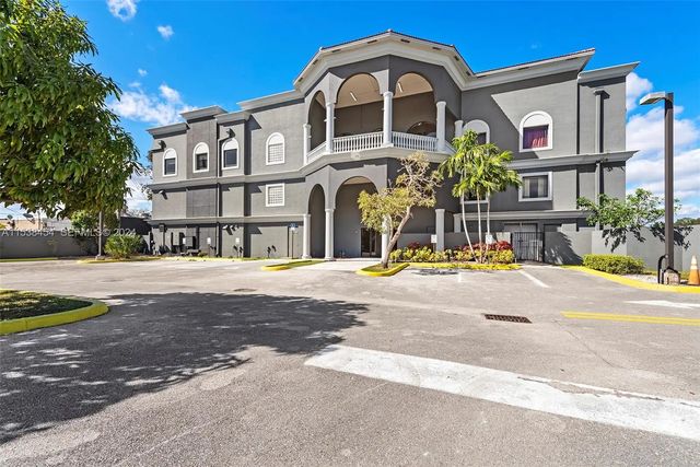 4 of 46 - 2227 N Federal Highway, Hollywood, FL
