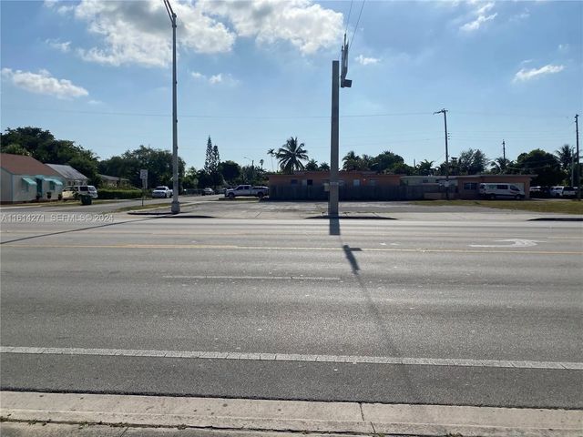 3 of 12 - 1409 S Federal Highway, Dania Beach, FL
