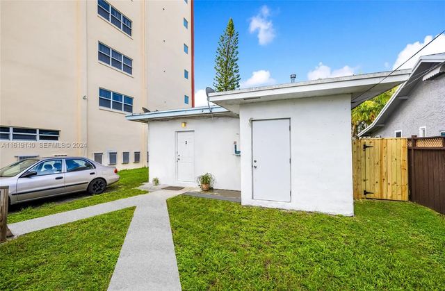 5 of 18 - 1711 Buchanan Street, Hollywood, FL