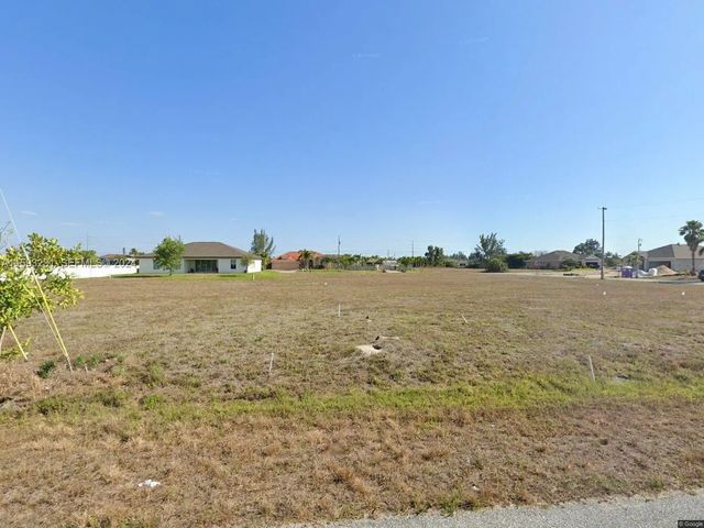 422 Nw 9th Terrace, Cape Coral