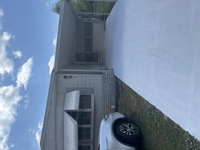 Photo of Listing #R11083695