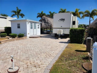 Photo of Listing #F10500097