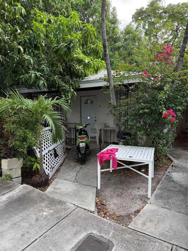 3 of 31 - 414 Virginia Street, Key West, FL
