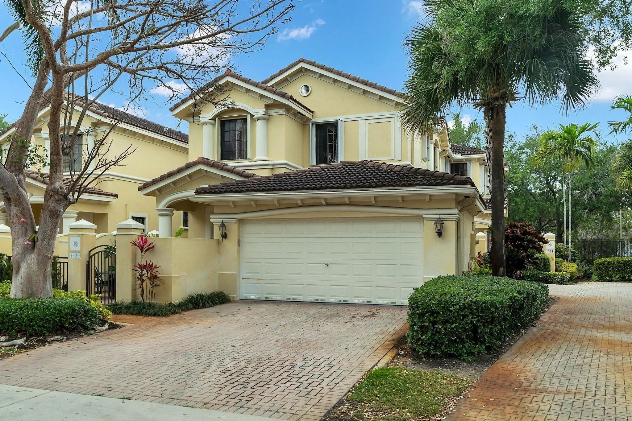 1529 Passion Vine Circle #3-4, Weston