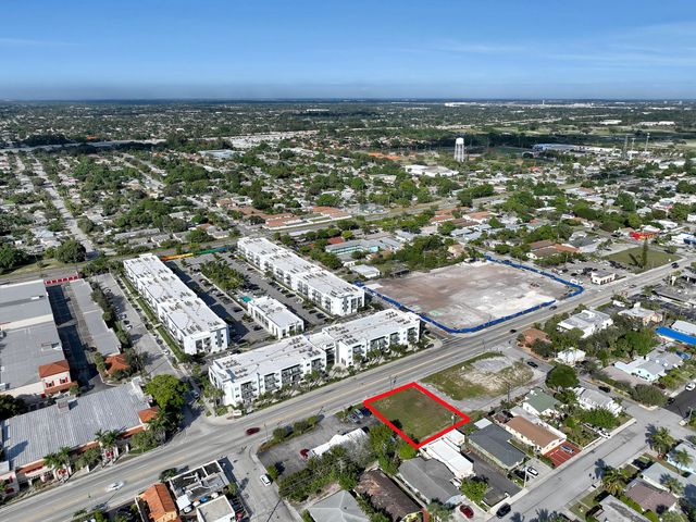 2 of 10 - 1616 N Dixie Highway, Lake Worth Beach, FL