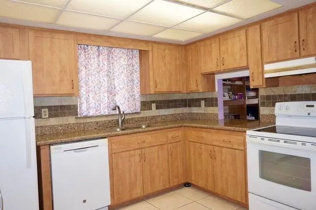4 of 18 - 1716 Barton Court, Lake Worth Beach, FL