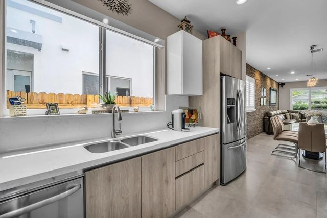 5 of 28 - 807 Sw 7th Avenue, Fort Lauderdale, FL