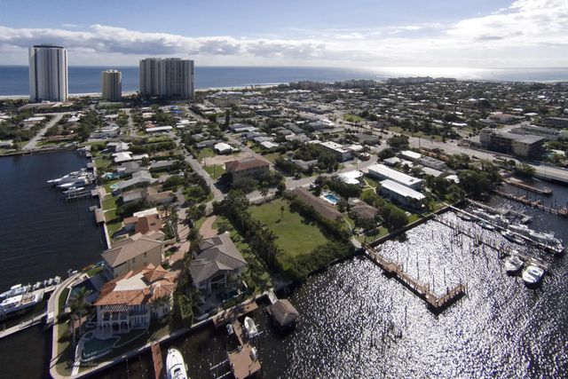 2 of 15 - 2715 Lake Drive, Riviera Beach, FL