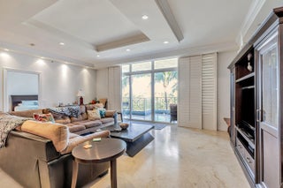 Photo of Listing #R11066485