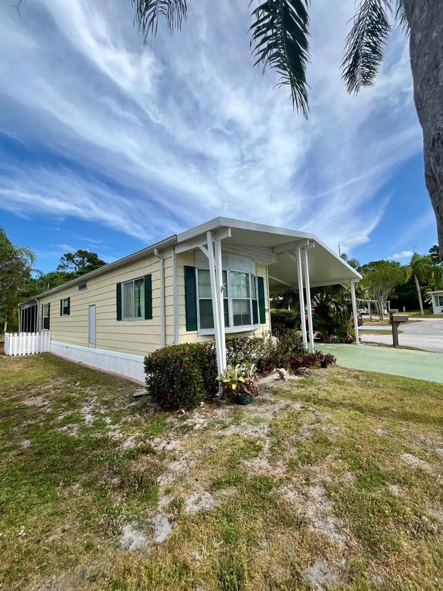 Photo of Listing #R11085437