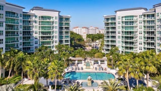 Photo of Listing #R11073116