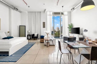 Photo of Listing #R11081535