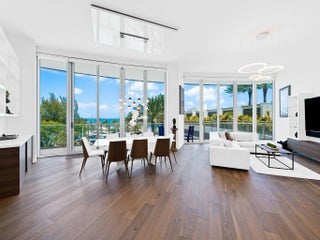 Photo of Listing #F10499825